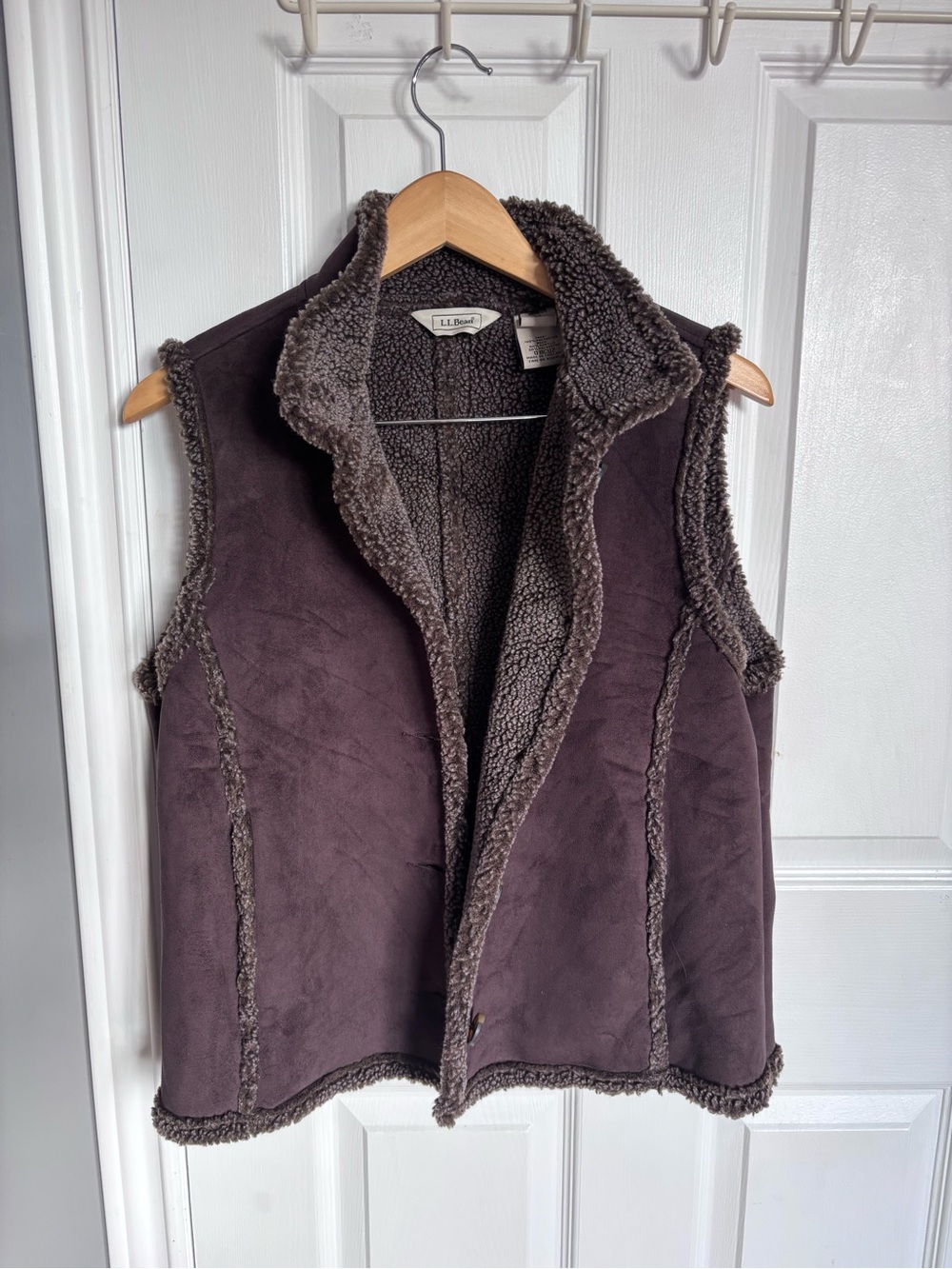L.L. Bean Women's M Petite Faux Suede Sherpa Lined Vest Brown